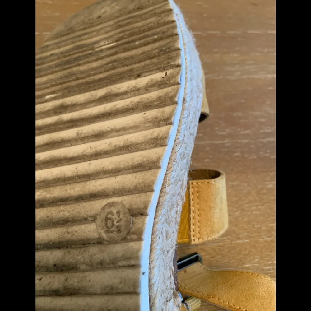 Espadrilles - Picture 4 of 4